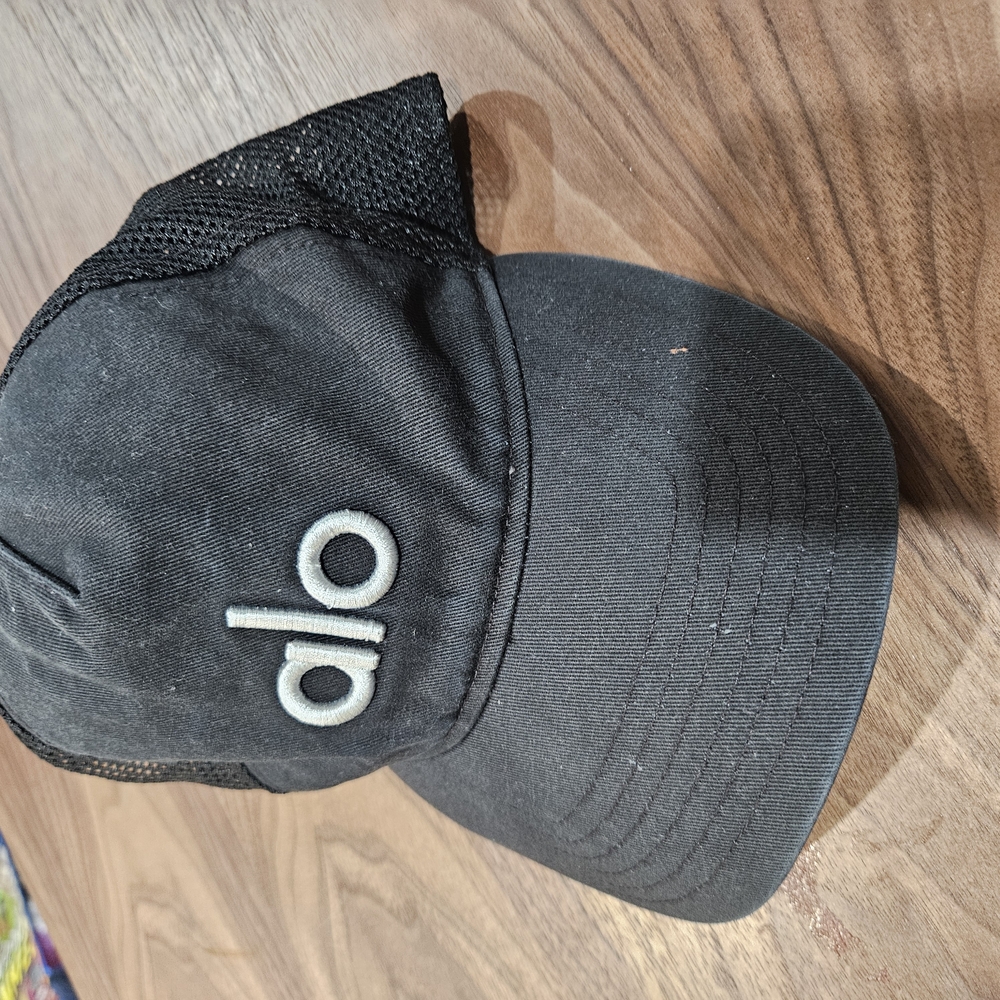 ALO Yoga Black Baseball Cap Minimalist Design